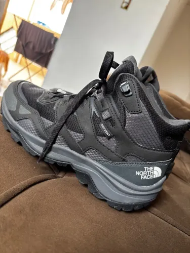Bota The North Face. Bota Masculina Hedgehog 3 Mid WP TNF Black-Asphalt Grey - 38