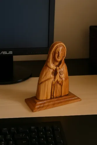 Enfeite em Madeira Maria mãe de Jesus Cristo decoração para mesa