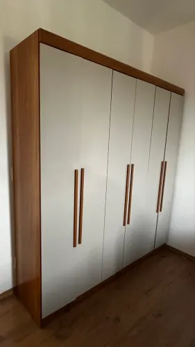 Guarda roupa 6 portas