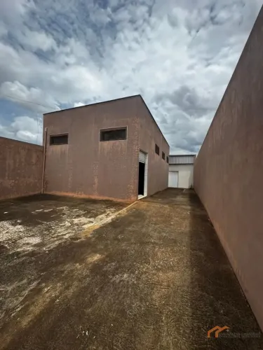 BARRACÃO 180m²