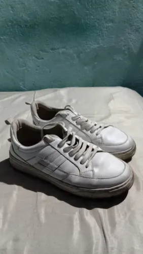 Tenis Democrata Branco - Usado
