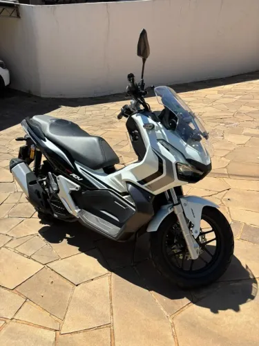 HONDA ADV 150CC PRATICAMENTE 0KM