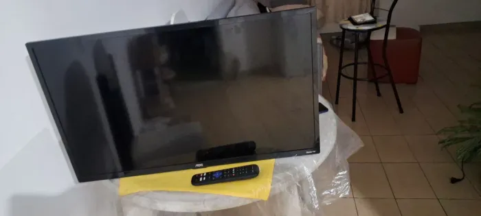 Vendo TV AOC Roku smart com defeito na Placa principal