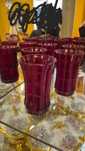 5 copos de vidro vermelho nobre