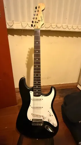 Guitarra Squier Stratocaster