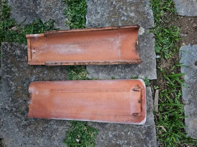 Telha Capa e Bica Argiplan,  R$500,00  o milheiro.