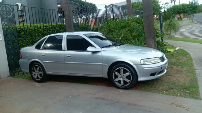 Chevrolet Vectra GL 2.2 / 2.0 MPFI 2000
