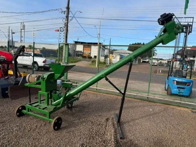 Fabrica Ração Triturador e Rosca Transportadora c/  motor elétrico 
