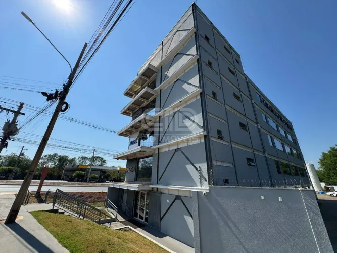 Sala Comercial com 400m² no Edifício Perolina