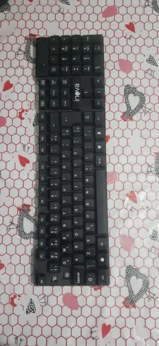 VENDE-SE TECLADO INOVA, ÚNICO DEFEITO E DUAS TECLAS QUEBRADA/FALTANDO. PREÇO NO PV!!!