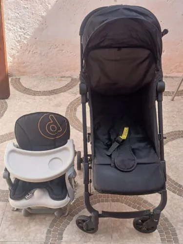 Carrinho e cadeirinha de bebê