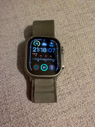 Apple Watch Ultra 2 49 mm - Titânio Natural | Trail Loop