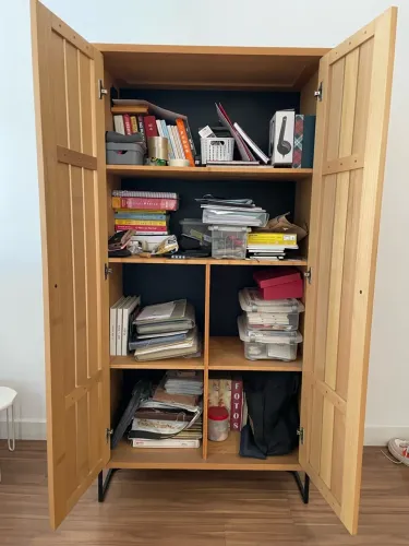 Armário em MDF Madeira, 1,80 x 0,45 de largura e 0,90 comprimento, 2 portas, 4 prateleiras