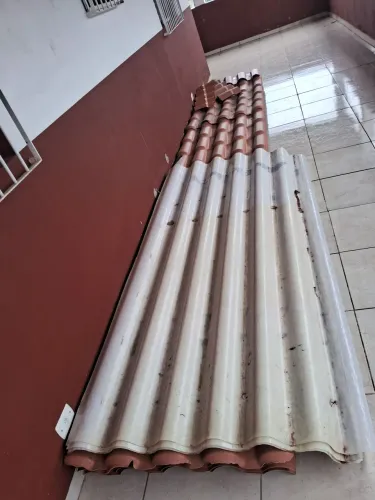 Vende se telhas