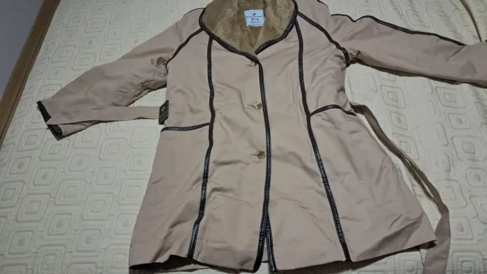 Lindo casaco feminino gabardine forrado de pele tam 40 em dinheiro 