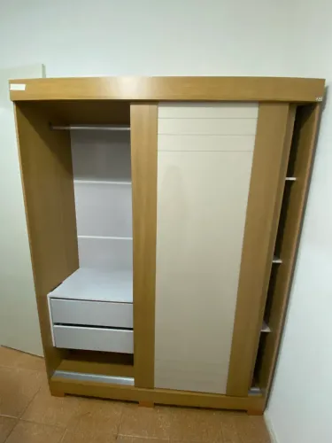 Guarda roupa de solteiro