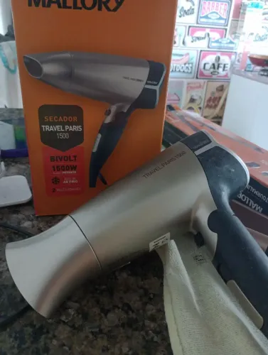 Venda de secador e prancha de cabelo