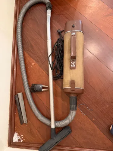 ASPIRADOR DE PÓ RETRÔ ELECTROLUX 1200