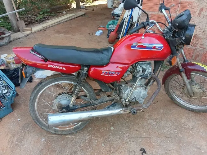 Uma moto q o dono nao conheço  , mais talvez da pra transferir 