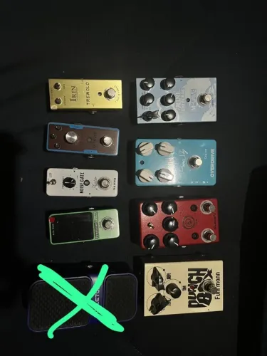 Pedais de guitarra troco por notebook