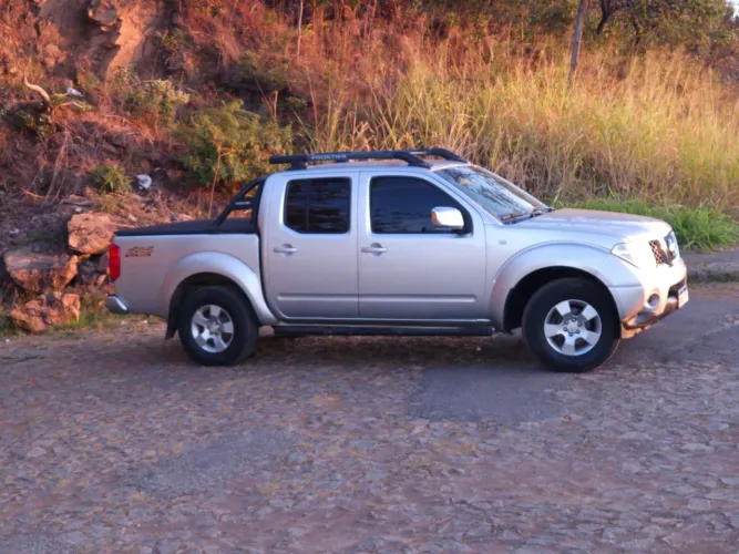 Nissan Frontier LE CD 4X4 2.5 TB Diesel Mec. 2012