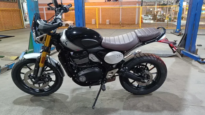 Moto Triumph Scrambler 400x