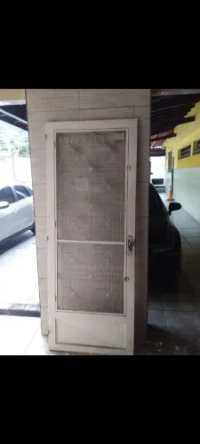 Vende-se porta de ferro em Nilópolis