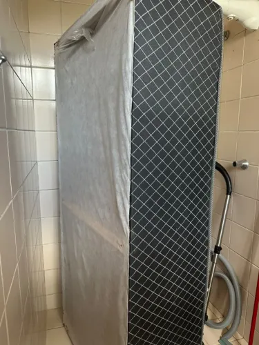 Vendo colchão cama solteiro quase nova