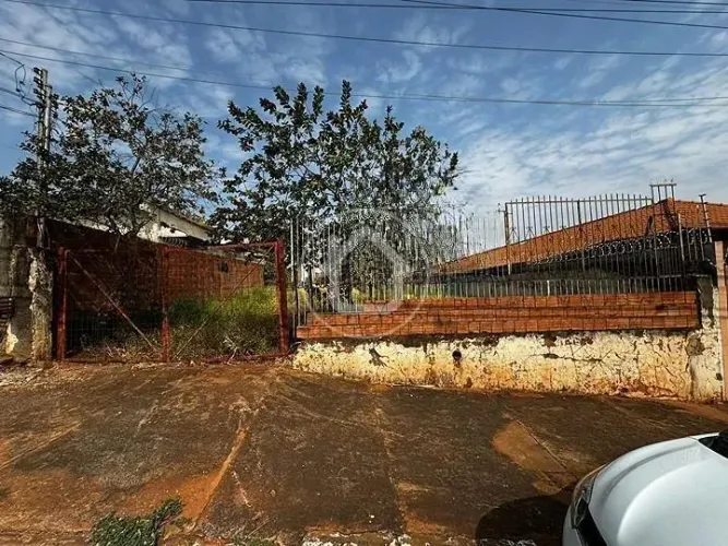 TERRENO AMPLO NO CENTRO