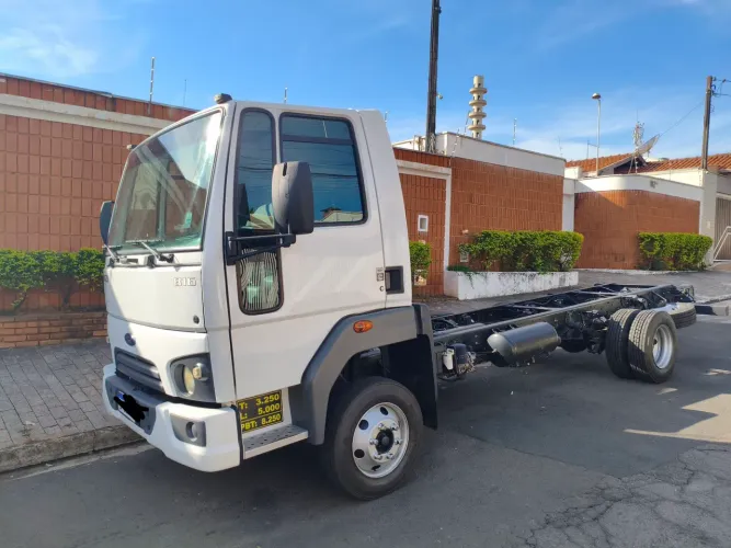 Ford Cargo 816 ano 2019 único dono