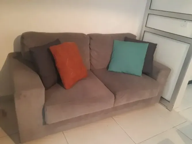 Sofá aconchegante de 2 lugares