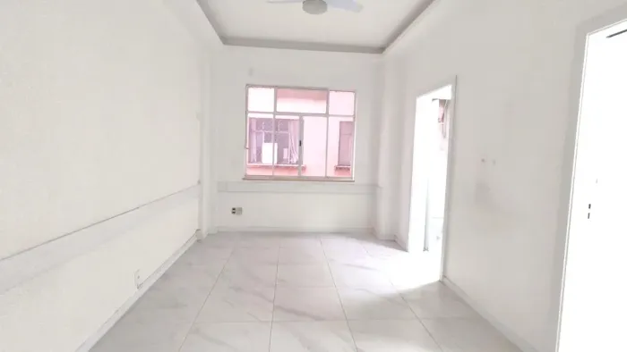 7 de Abril conjunto sala comercial reformado perto do metro Republica Anhangabaú Sé