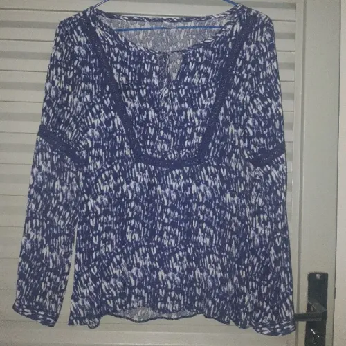 blusa em viscose com renda tam 40
