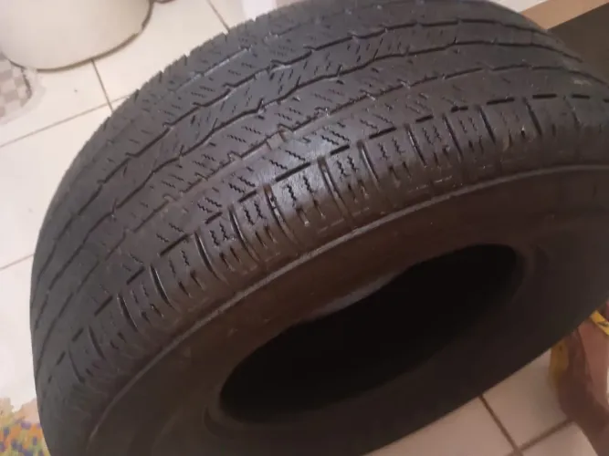 Pneus à venda