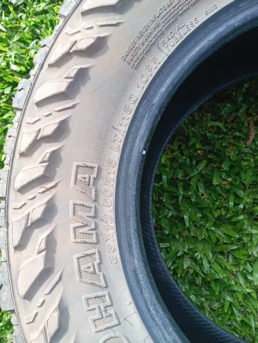 Vendo 4 pneus Yokohama 33.12x50 R18