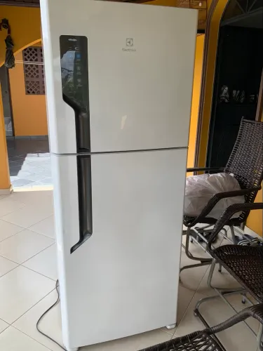 Geladeira frost free,  em ótimo estado !! 