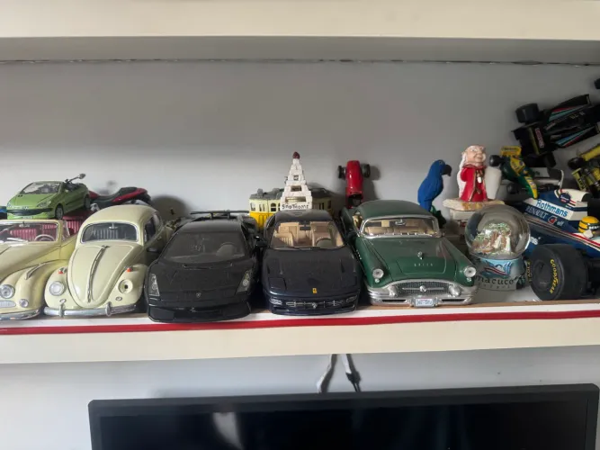 Coleção de carrinhos 1:18