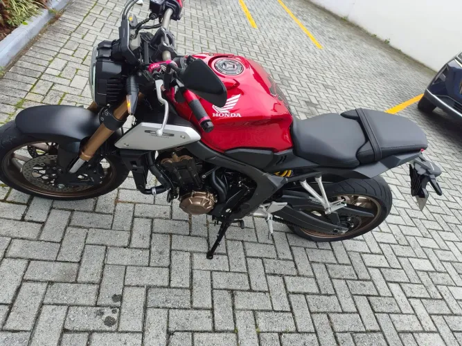 Cb 650r 2022 em dias
