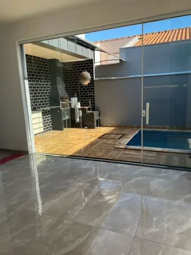 Casa térrea de 170m² com 01 suítes à venda em condomínio - Residencial Verona em Brodowski