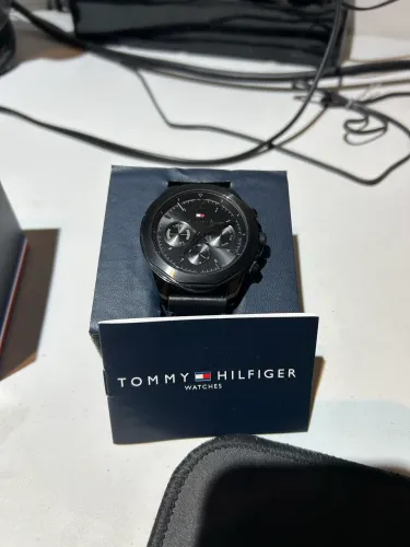 Relógio TOMMY HILFIGER