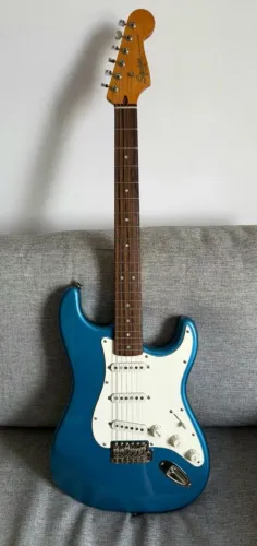 Guitarra Squier Stratocaster Classic Vibe 60s - Lake Placid Blue