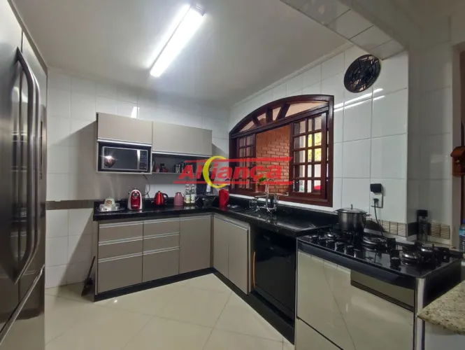 Casa Térrea 220m², com 3 quartos e 1 suíte à venda na Vila Augusta