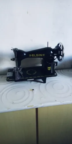Máquina de Costura Elgin Modelo Antigo em Aço Fundido Com Defeito