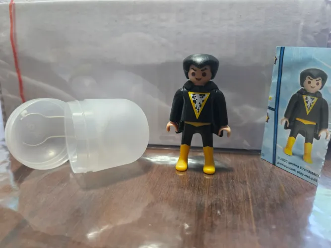 Kinder ovo Playmobil DC Adão Negro Black Adam