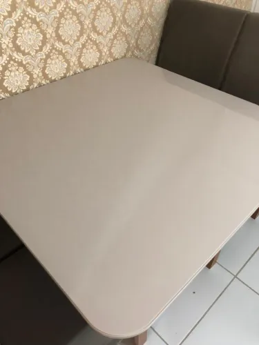 Mesa com quatro cadeiras tampo em vidro 90x90
