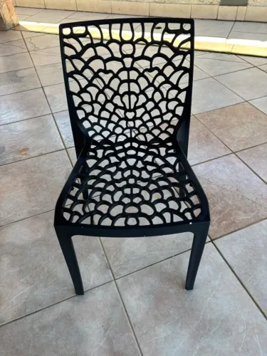 3 Cadeiras Gruvyer Preta Design Ergonômico Polipropileno 140kg