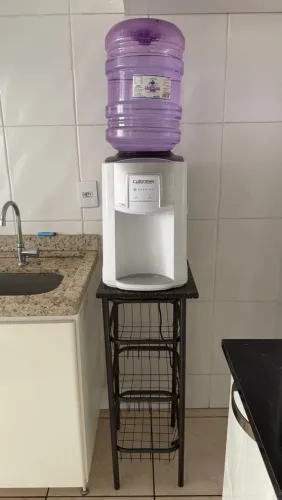 Bebedouro com suporte fruteira