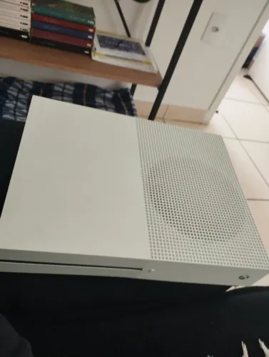 Xbox one S 500gb com 2 controles