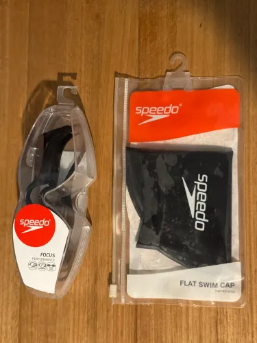 Kit Speedo Óculos de Natação Focus + Touca