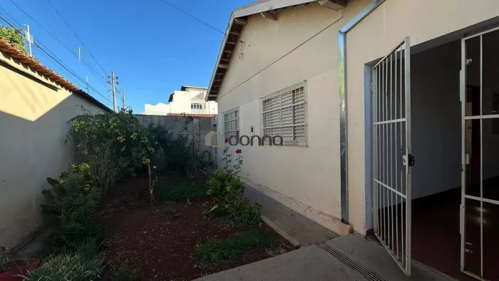 Casa Residencial para Aluguel em Uberaba/MG (Parque das Américas) | 5 Quartos | 2 Vagas